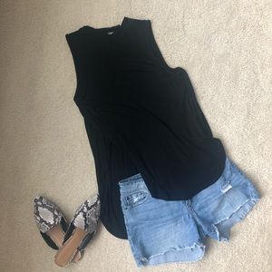 black tank